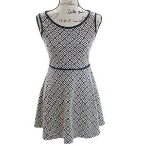 Max Studio Black & White Floral Geometrical Mod A-Line Sleeveless Womens Dress L